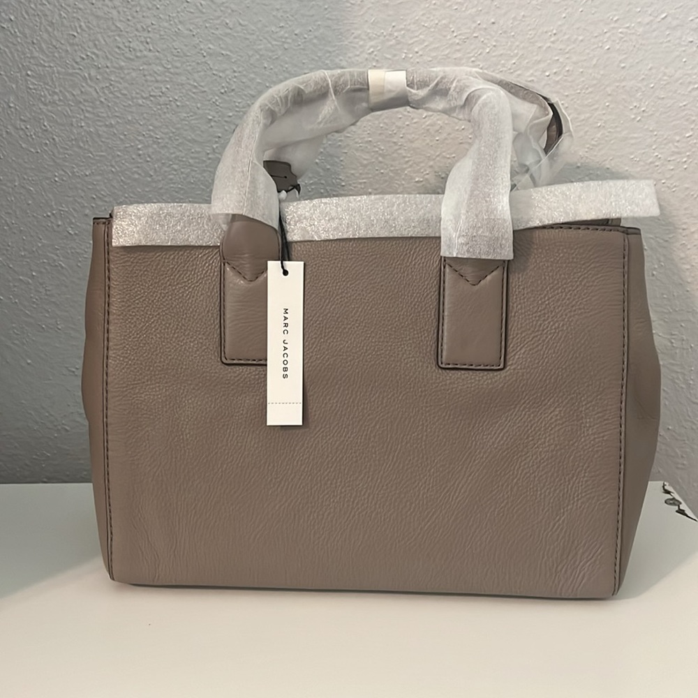 Marc Jacob Handbag. - Picture 2 of 12